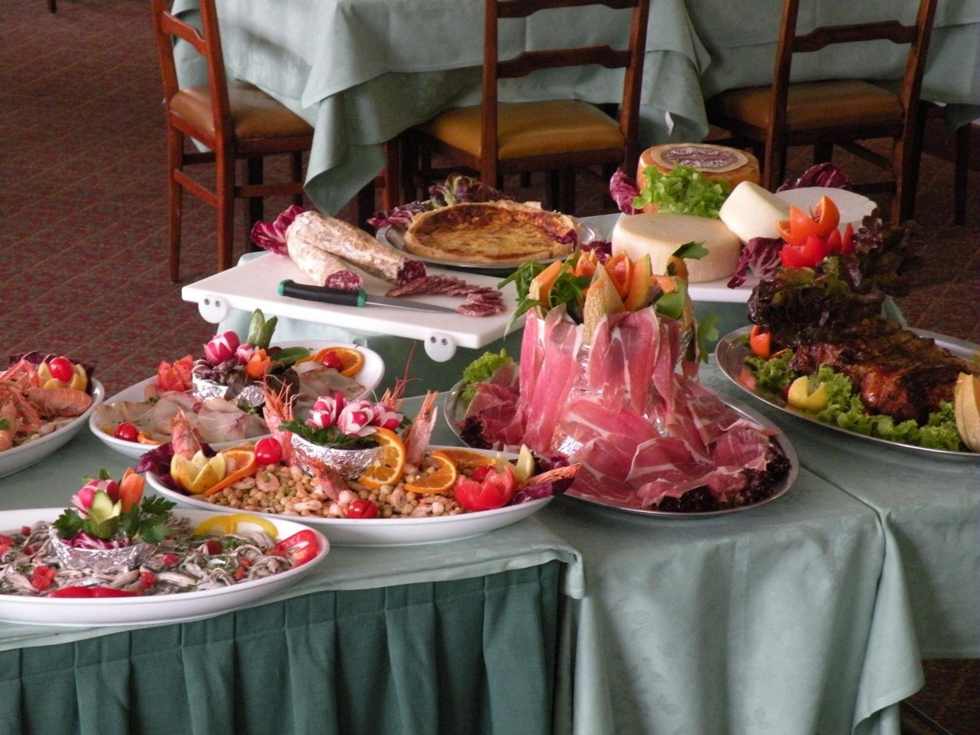 Hotel Piccadilly Лидо Ди Камайоре Екстериор снимка